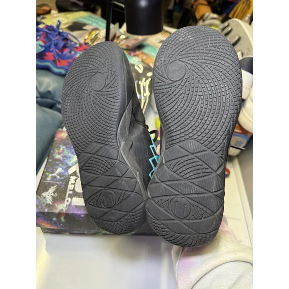 PUMA Melo MB.01 Jr Basketball Shoes Size 4c - Picture 6 of 9